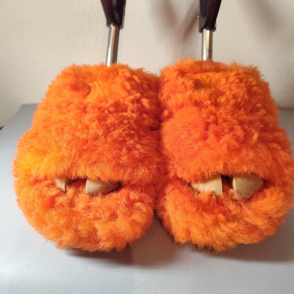 Celine Triomphe Fur Sandals Slides in Orange Women's Sz 5 Eu 36